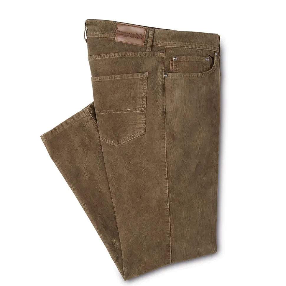 Die geliebte Cordhose, ganz im Stil von heute