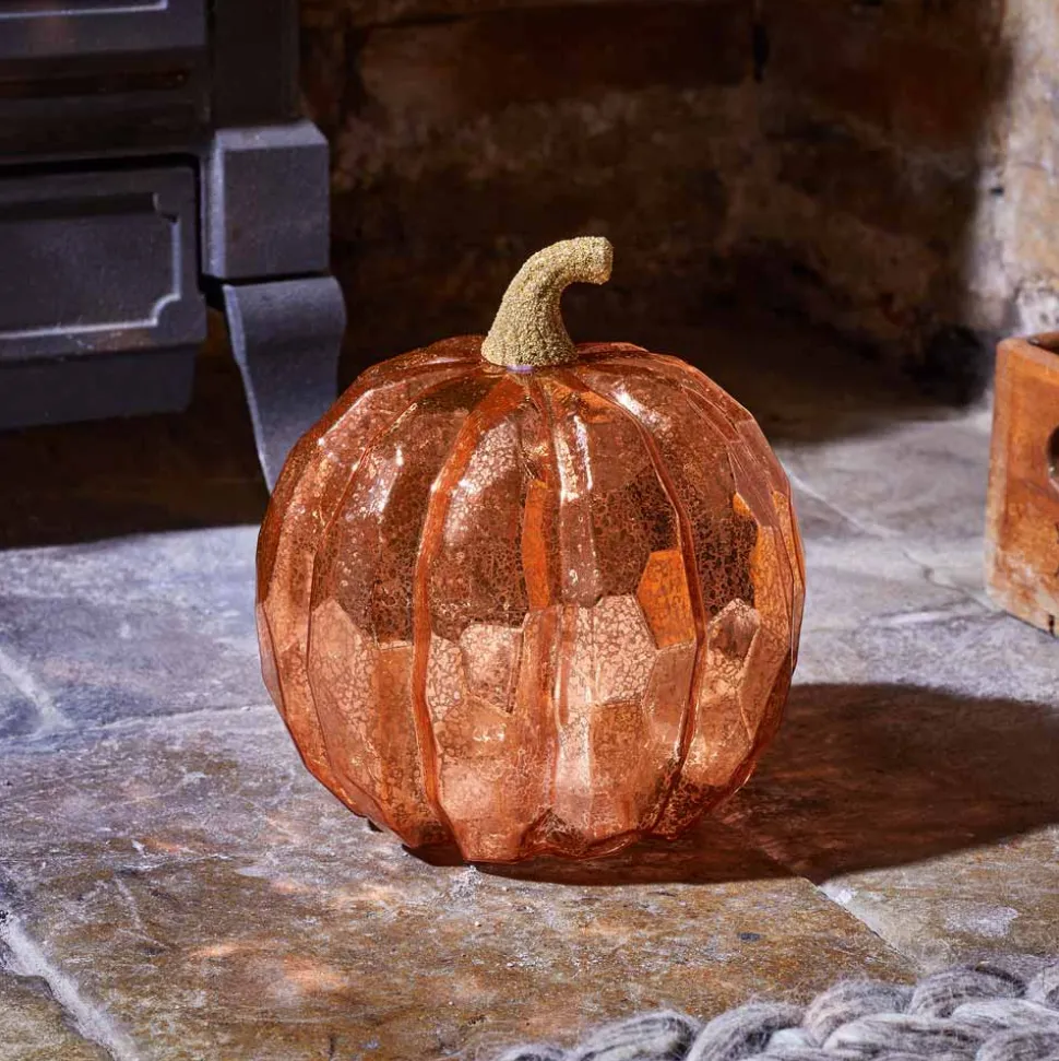 Die wohl schönste Herbst-Deko-Idee: ein Leuchtkürbis aus Glas