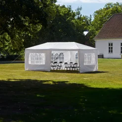 Im Garten alles gut überdacht