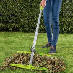 Laub und Gras aufnehmen ohne großen Kraftaufwand