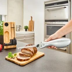 Mühelos Brot und Fleisch schneiden – ohne störendes Kabel