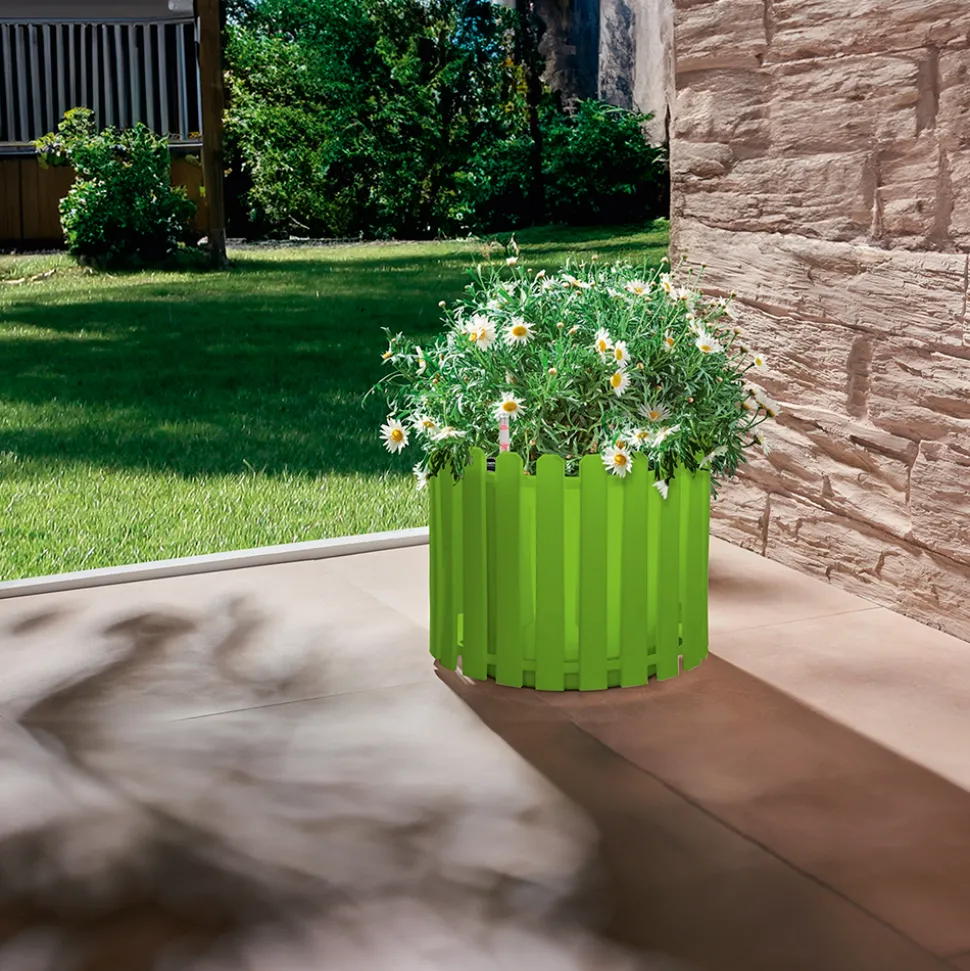 Wasserversorgung inklusive: Dieser Blumentopf „gießt“ sich selbst!